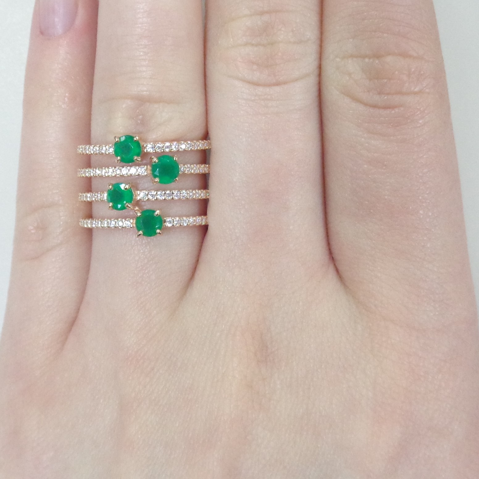 Серебряное кольцо с агатами